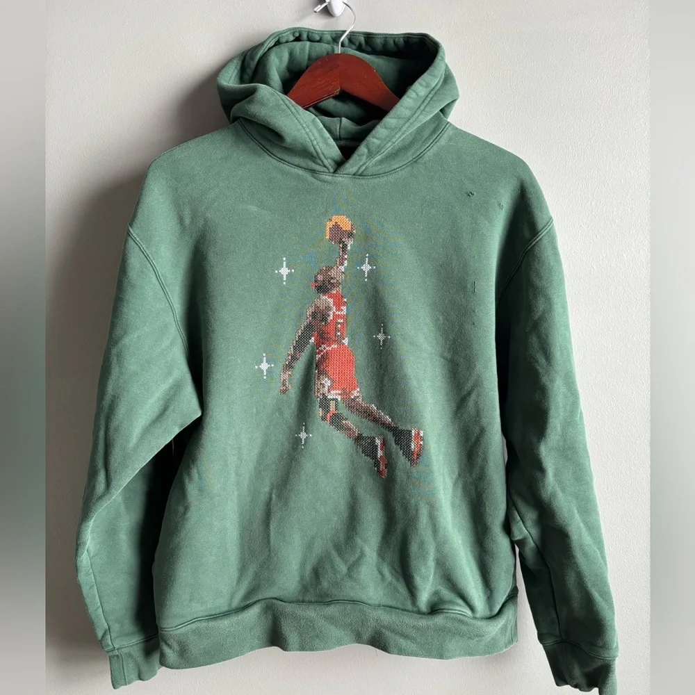 Jordan Essentials Graphic Holiday Hoodie